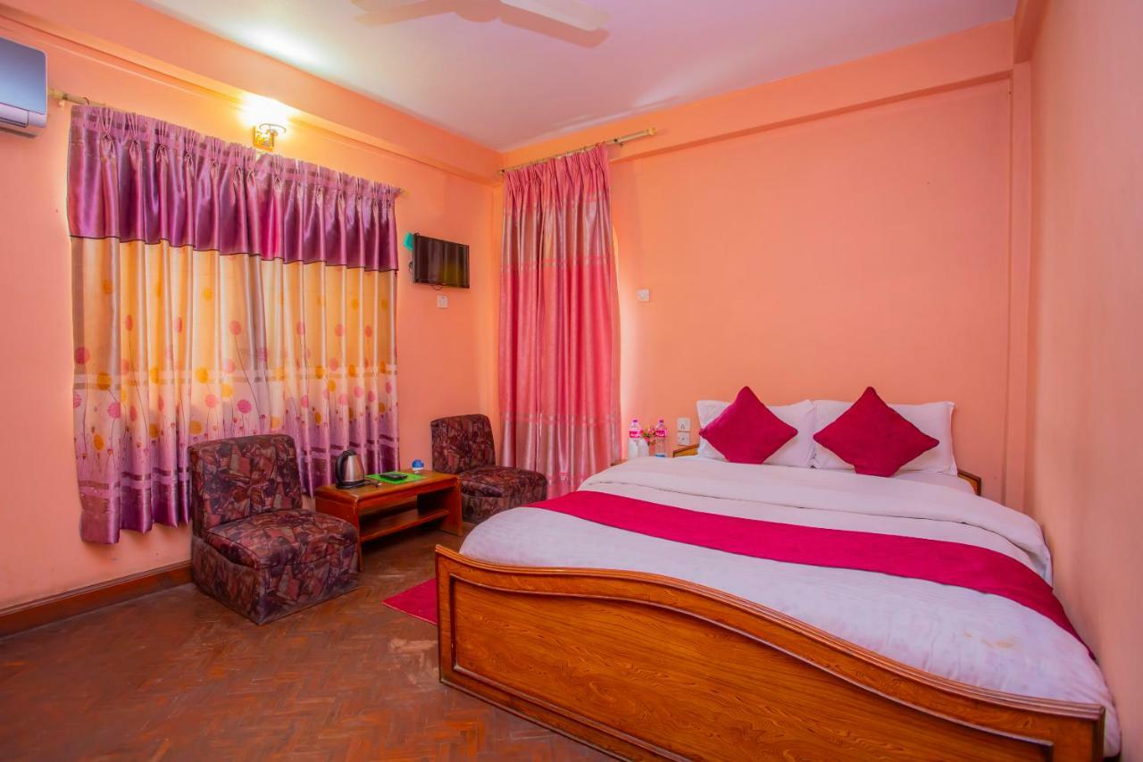 Spot On 445 New Hotel Natureland Pokhara Dış mekan fotoğraf