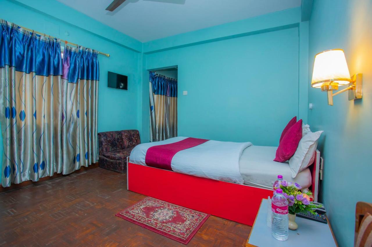 Spot On 445 New Hotel Natureland Pokhara Dış mekan fotoğraf